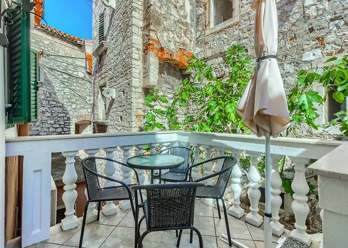 Appartement Old Stone House St Lawrence In The Heart Of Sibenik's Old Town *